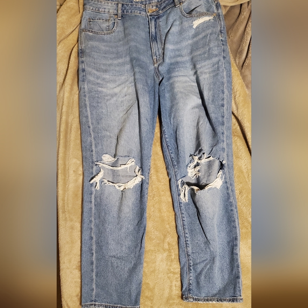 American Eagle mom jean 16